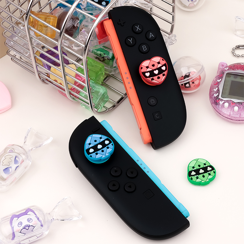4個入り 漫画アニメシリコン製サムスティックグリップキャップ - Gaming Accessories Kawaii のレビューと価格